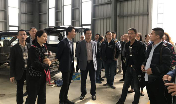 区工商联一行考察调研香城公司 轨道、航空产业园标准化厂房项目
