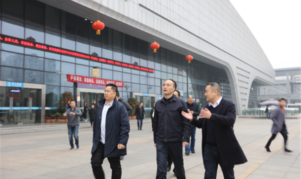 区委副书记、代区长王忠诚到新都客运 枢纽站检查春节安全工作